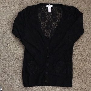 Candie’s cardigan with lace details